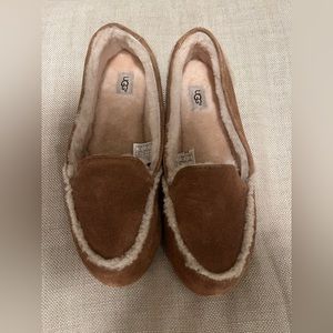 UGG Hailey Size 9 Chestnut Suede Loafer